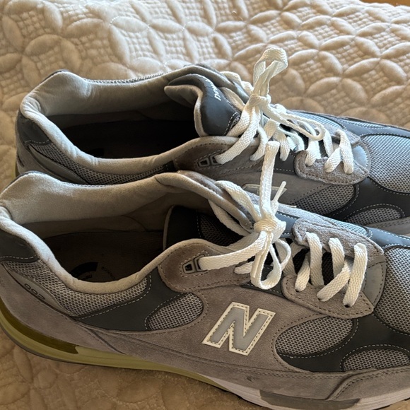 New Balance Men's Gray and Green Sneakers - Picture 1 of 16